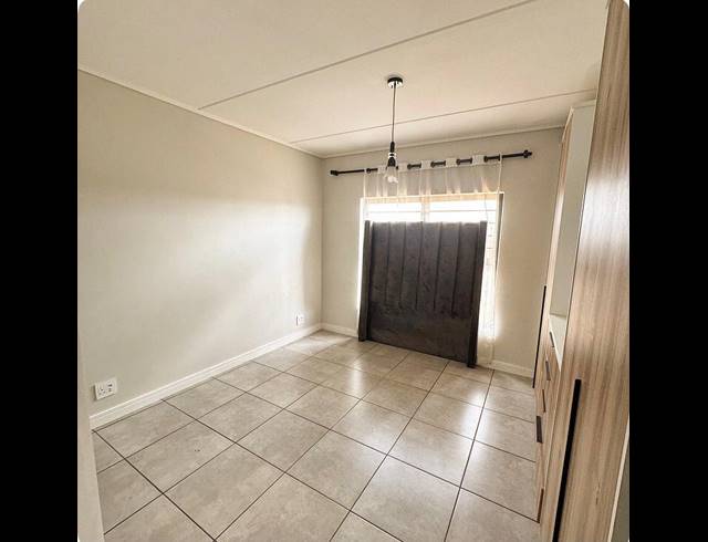 3 BEDROOM APARTMENT FOR SALE IN WATERFALL